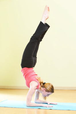 ヨガポーズ ヨガでダイエットとボディメイク